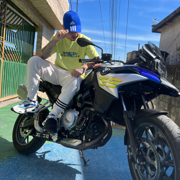 AÇÃOZINHA DA BMW F750
