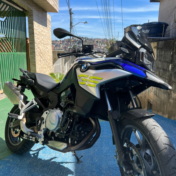 AÇÃOZINHA DA BMW F750